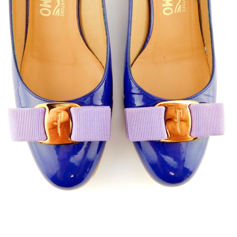 FERRAGAMO Vara Logo Bow Brilliant Blue & Lavender Patent Block Heel Pumps 6.5 - Picture 4 of 13
